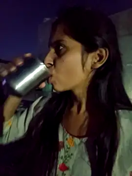 Snapshot of Saloni-Gupta chatting on October 2025 07:19:02 PM Saloni-Gupta online show from October 2025 07:19:02 PM