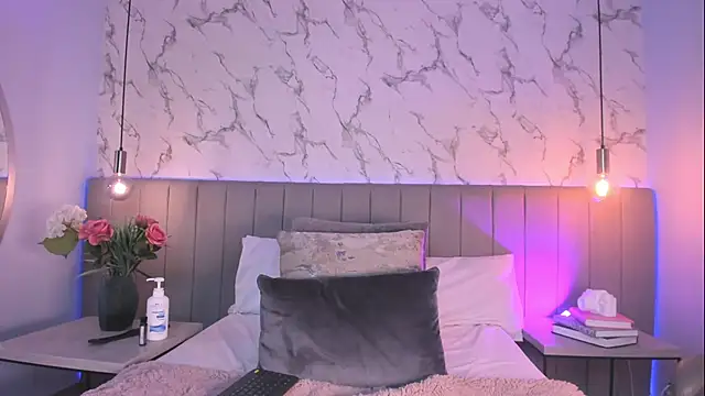 Snapshot of Amber_Santana chatting on October 2025 10:43:02 PM Amber Santana online show from October 2025 10:43:02 PM