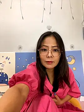 zhengzheng-102 online show from September 2025 01:30:01 AM