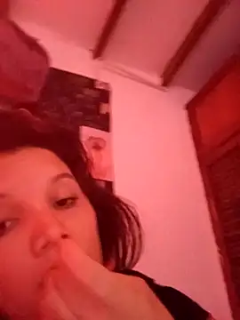 Snapshot of EMILEYA_31 chatting on September 2025 08:35:02 PM EMILEYA 31 online show from September 2025 08:35:02 PM