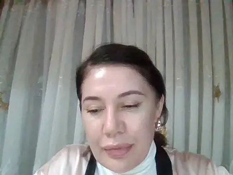 Lomivah online show from November 2025 07:13:01 PM