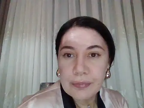 Lomivah online show from December 2025 05:19:02 PM