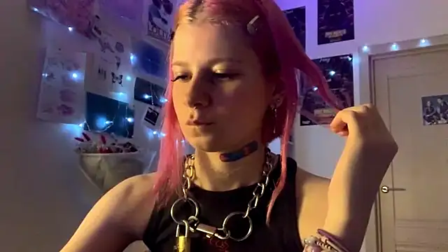 PinkVampire online show from September 2025 05:04:01 PM
