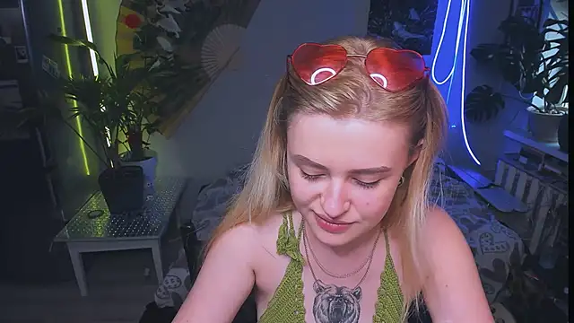 Alexa  Pears online show from September 2025 01:24:01 PM