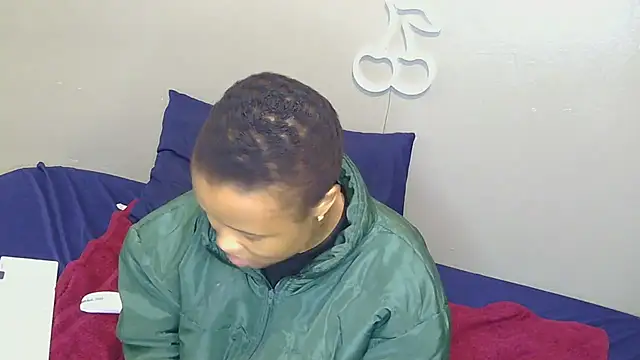 Snapshot of Serafynn chatting on October 2025 07:31:01 PM Serafynn online show from October 2025 07:31:01 PM