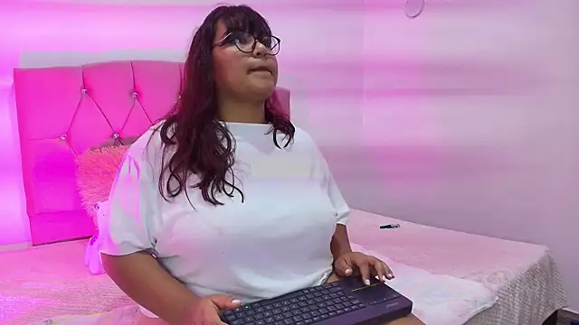 Ruby Nooir online show from September 2025 12:34:01 AM