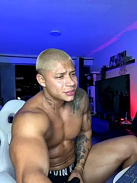 Snapshot of DiagoRockfield chatting on November 2025 11:18:01 PM DiagoRockfield online show from November 2025 11:18:01 PM