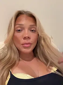 Bellablows online show from September 2025 08:47:01 PM