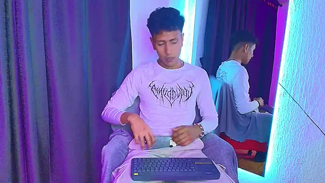 NoahLuxe nom online show from September 2025 03:08:02 AM