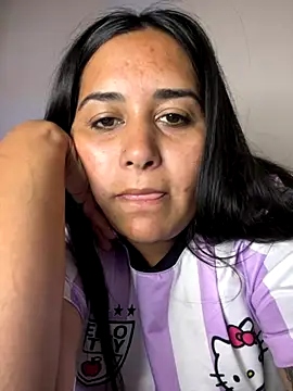 Snapshot of Ayee23-3 chatting on November 2025 06:10:01 PM Ayee23-3 online show from November 2025 06:10:01 PM