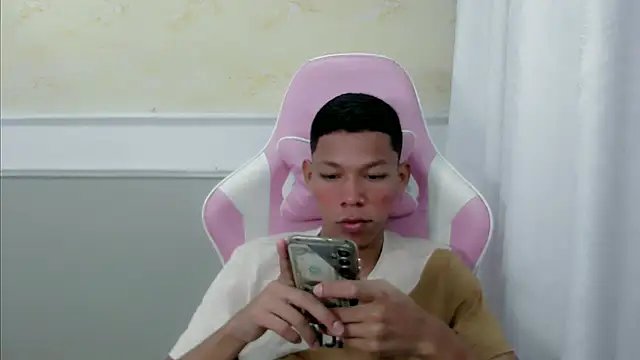 julian milk online show from September 2025 01:57:02 PM