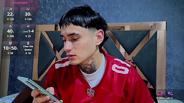 Snapshot of owen_desmond chatting on October 2025 02:34:01 AM owen desmond online show from October 2025 02:34:01 AM