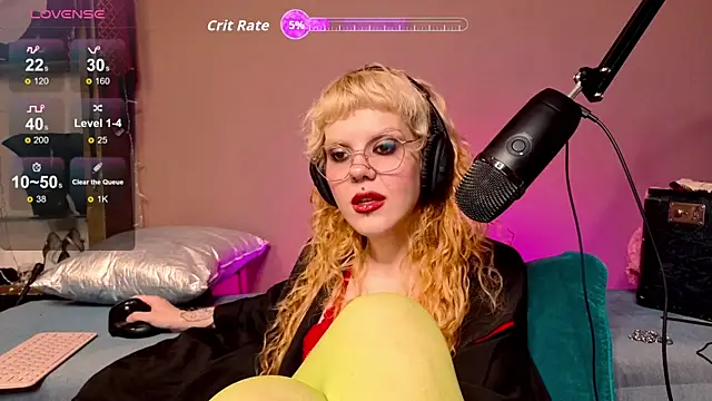 Snapshot of tacodeluxxxe chatting on November 2025 04:50:01 PM tacodeluxxxe online show from November 2025 04:50:01 PM