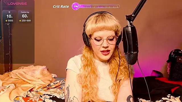 Snapshot of tacodeluxxxe chatting on November 2025 05:03:01 PM tacodeluxxxe online show from November 2025 05:03:01 PM