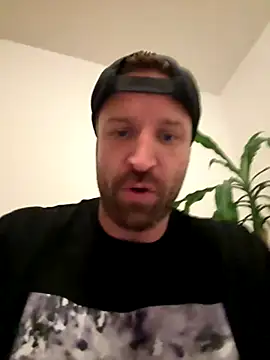 GuyFawkeees online show from September 2025 05:35:02 AM