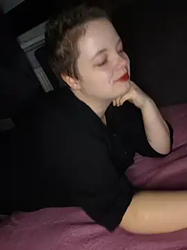 Snapshot of Katy2323 chatting on October 2025 07:47:01 PM Katy2323 online show from October 2025 07:47:01 PM