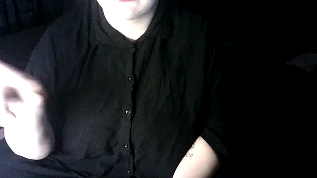 Snapshot of Katy2323 chatting on October 2025 07:35:02 PM Katy2323 online show from October 2025 07:35:02 PM