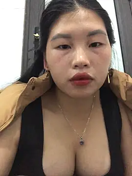 agneszz online show from September 2025 06:45:01 PM