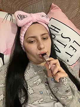 Monica kitty online show from September 2025 05:38:02 PM