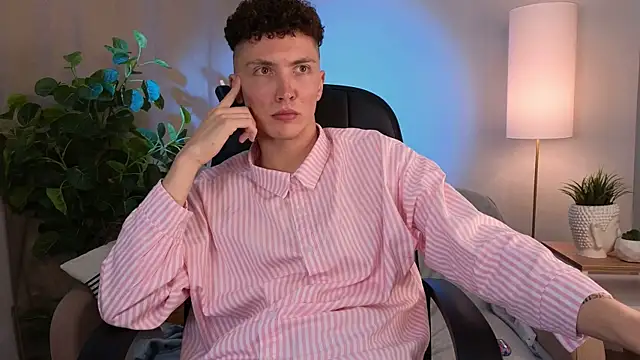 Archy Twink online show from September 2025 09:29:02 PM