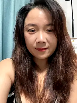 Snapshot of Momo-9988 chatting on October 2025 04:35:01 PM Momo-9988 online show from October 2025 04:35:01 PM