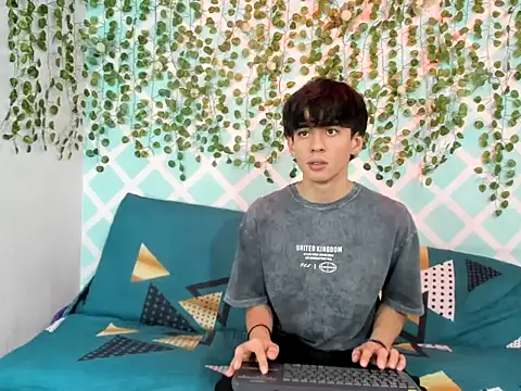 allan spicy online show from September 2025 07:40:02 PM