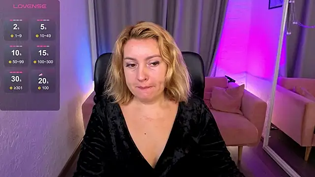 Mia Bloomie online show from September 2025 05:55:02 AM