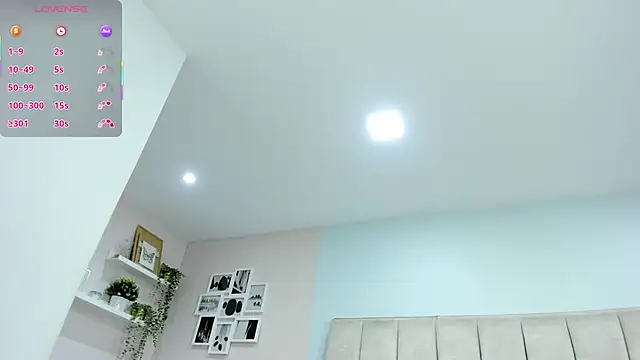 Snapshot of EllaaThorne chatting on November 2025 08:13:02 AM EllaaThorne online show from November 2025 08:13:02 AM