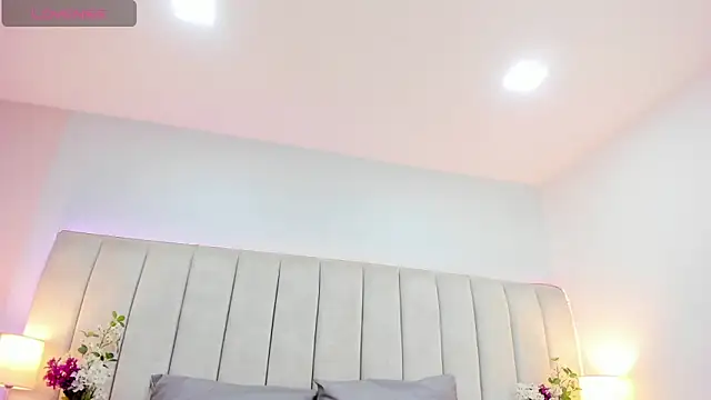 Snapshot of EllaaThorne chatting on November 2025 07:51:02 PM EllaaThorne online show from November 2025 07:51:02 PM