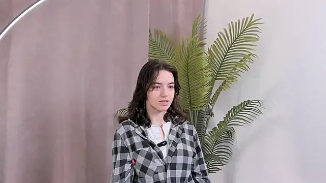 TarahCayne online show from September 2025 11:47:02 AM