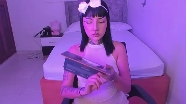 feer kitty online show from September 2025 12:53:01 PM