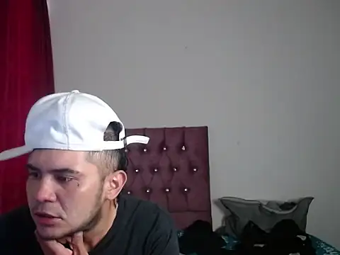 Axel hot5 online show from September 2025 03:38:01 PM