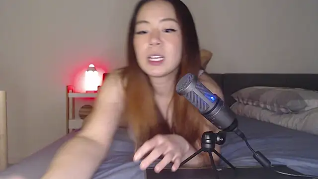 Snapshot of blueburrypie chatting on October 2025 02:18:01 PM blueburrypie online show from October 2025 02:18:01 PM