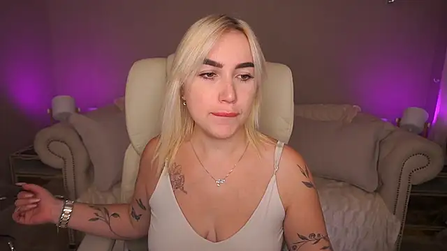 MariellaVi online show from September 2025 12:31:02 PM