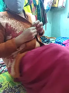 Snapshot of Desi_Lilly01 chatting on November 2025 06:35:02 AM Desi Lilly01 online show from November 2025 06:35:02 AM