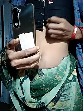 Snapshot of Lona2525 chatting on November 2025 08:51:01 PM Lona2525 online show from November 2025 08:51:01 PM