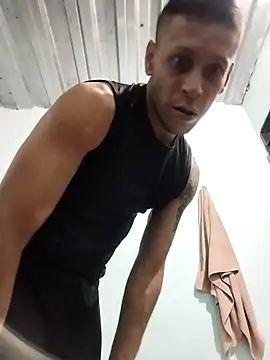 Snapshot of Dani156y chatting on October 2025 09:28:01 AM Dani156y online show from October 2025 09:28:01 AM