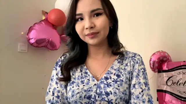 Snapshot of CarollFalick chatting on October 2025 11:03:01 PM CarollFalick online show from October 2025 11:03:01 PM