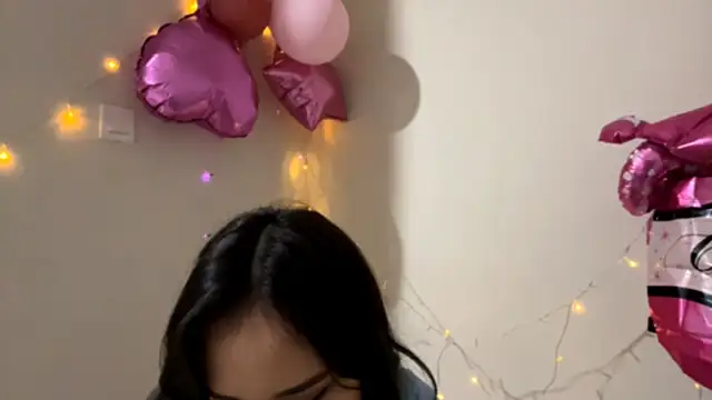 Snapshot of CarollFalick chatting on October 2025 02:17:02 PM CarollFalick online show from October 2025 02:17:02 PM