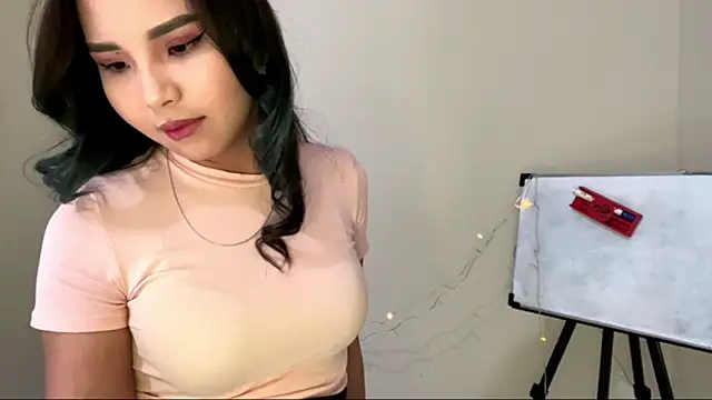 Snapshot of CarollFalick chatting on November 2025 05:53:02 AM CarollFalick online show from November 2025 05:53:02 AM