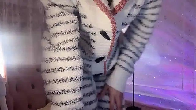 Snapshot of Titi-175 chatting on November 2025 11:14:01 AM Titi-175 online show from November 2025 11:14:01 AM