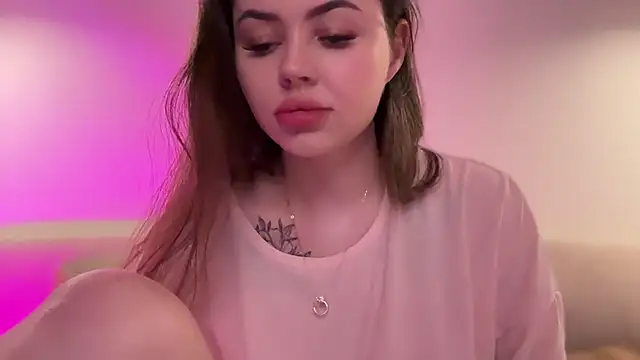 AlmaryKim online show from November 2025 09:26:01 PM