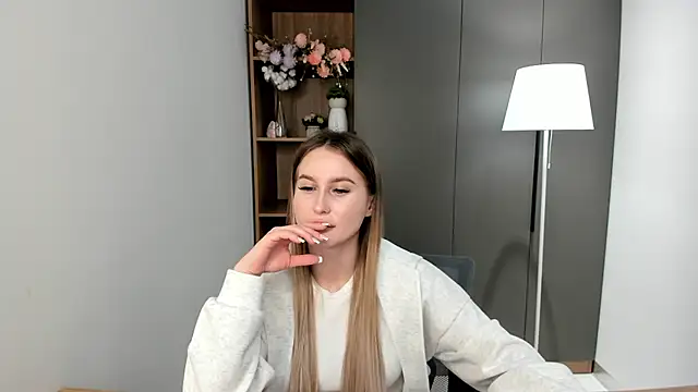 HattieCarranzo online show from October 2025 09:04:02 AM