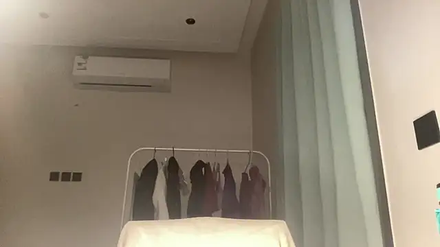 yewuzhibb online show from October 2025 03:29:01 PM
