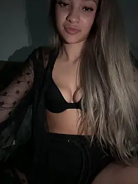 Snapshot of Honeyyyxo chatting on October 2025 08:16:02 PM Honeyyyxo online show from October 2025 08:16:02 PM