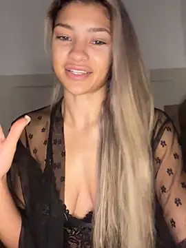 Snapshot of Honeyyyxo chatting on October 2025 11:06:02 AM Honeyyyxo online show from October 2025 11:06:02 AM