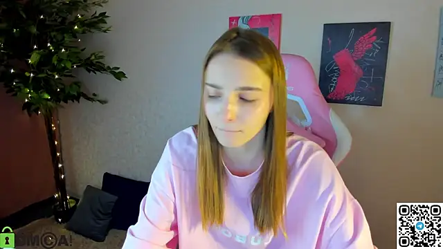 Snapshot of L1na_Reeds chatting on December 2025 01:10:01 AM L1na Reeds online show from December 2025 01:10:01 AM