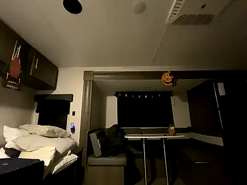 Snapshot of mcxxx87 chatting on November 2025 11:01:02 AM mcxxx87 online show from November 2025 11:01:02 AM