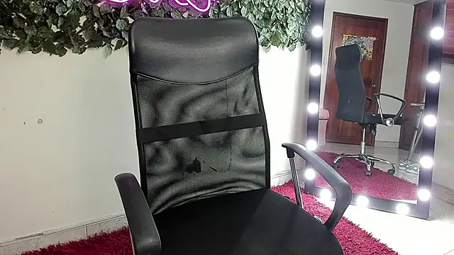 Samanta Ortiz online show from November 2025 07:19:02 PM