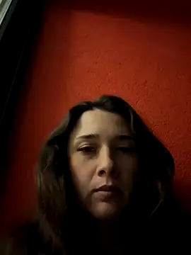 Snapshot of MayaVonDe chatting on November 2025 04:29:01 PM MayaVonDe online show from November 2025 04:29:01 PM